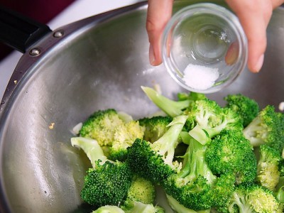 食譜-蒜炒花椰菜