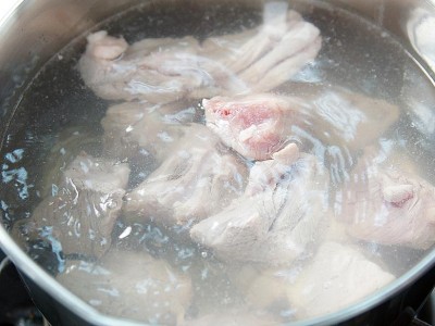 食譜-蓮子排骨湯