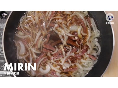 食譜-五分鐘快速料理！洋蔥肉乾蓋飯！