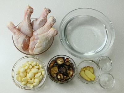 食譜-蒜頭香菇雞湯