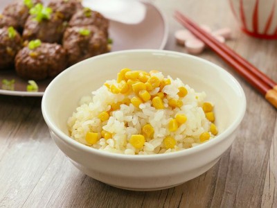 食譜-玉米飯+牛肉丸子 (一鍋二菜)