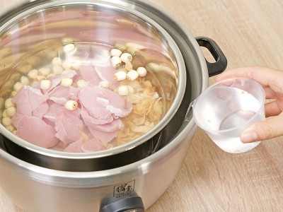 食譜-蓮子百合瘦肉湯