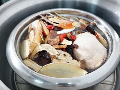 食譜-何首烏燉雞湯