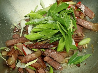 食譜-蒜苗爆炒臘肉