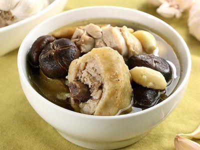 食譜-蒜頭香菇雞湯