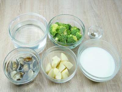 食譜-鮮蛤馬鈴薯牛奶湯