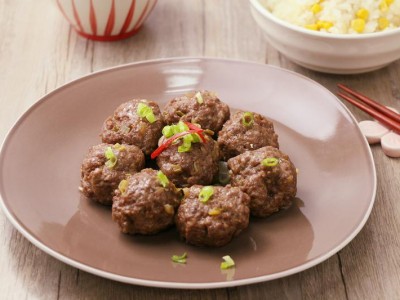 食譜-玉米飯+牛肉丸子 (一鍋二菜)