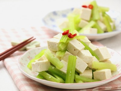 食譜-芹菜拌豆腐