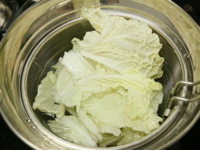 食譜-玉米排骨湯+豆皮白菜包(一鍋二菜)