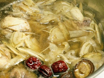 食譜-牛蒡香菇雞湯