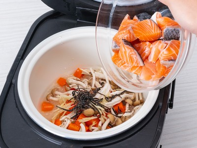 食譜-鹽昆布鮭魚炊飯