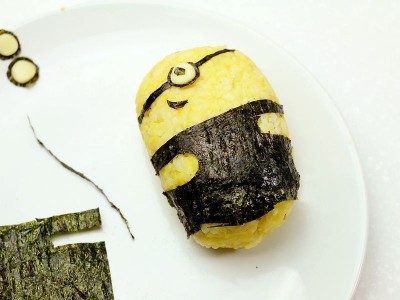 食譜-小小兵飯糰便當