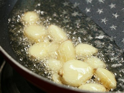 食譜-蒜頭香菇雞湯