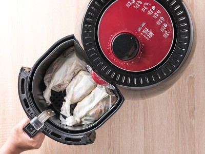 食譜-蔥爆雞丁+芹菜中卷+奶油野菇(一鍋三菜)