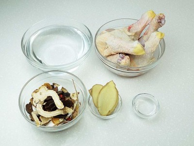 食譜-何首烏燉雞湯