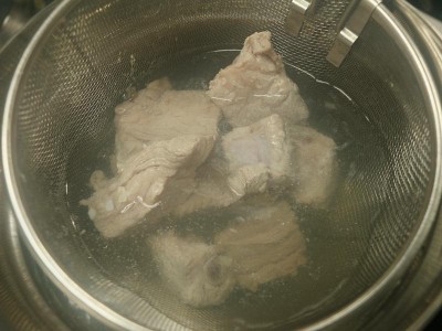 食譜-玉米排骨湯+豆皮白菜包(一鍋二菜)