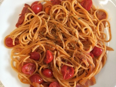 食譜-Chason法國薄餅 洋蔥培根蕃茄義大利麵