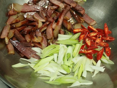 食譜-蒜苗爆炒臘肉