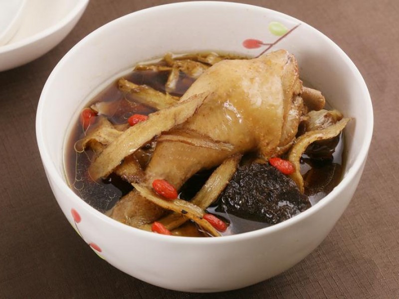 食譜-何首烏燉雞湯