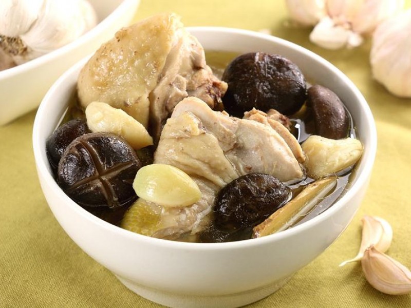 食譜-蒜頭香菇雞湯