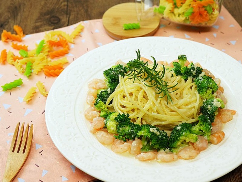 食譜-鮮蝦白醬義大利麵
